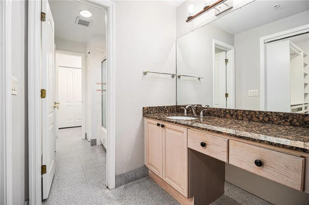 3475 Oak Valley Road Ne Unit 770, Atlanta, Georgia 30326, 1 Bedroom Bedrooms, ,1 BathroomBathrooms,Residential,For Sale,3475 Oak Valley Road Ne Unit 770,7627873