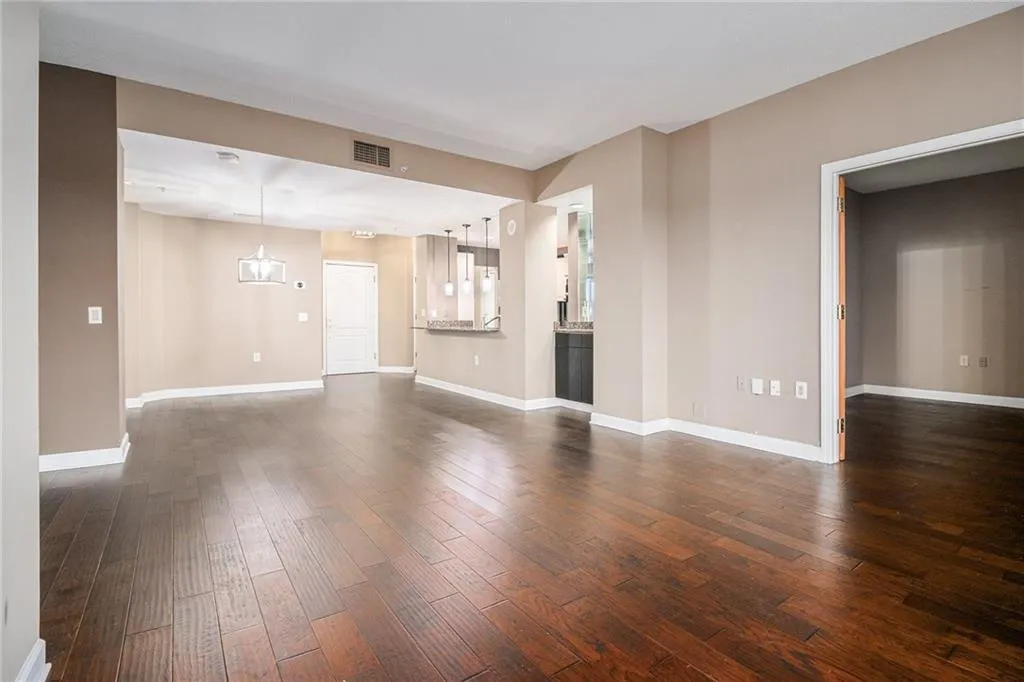 3475 Oak Valley Road Ne Unit 770, Atlanta, Georgia 30326, 1 Bedroom Bedrooms, ,1 BathroomBathrooms,Residential,For Sale,3475 Oak Valley Road Ne Unit 770,7627873