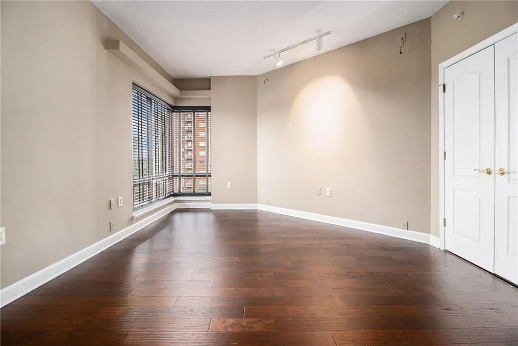 3475 Oak Valley Road Ne Unit 770, Atlanta, Georgia 30326, 1 Bedroom Bedrooms, ,1 BathroomBathrooms,Residential,For Sale,3475 Oak Valley Road Ne Unit 770,7627873