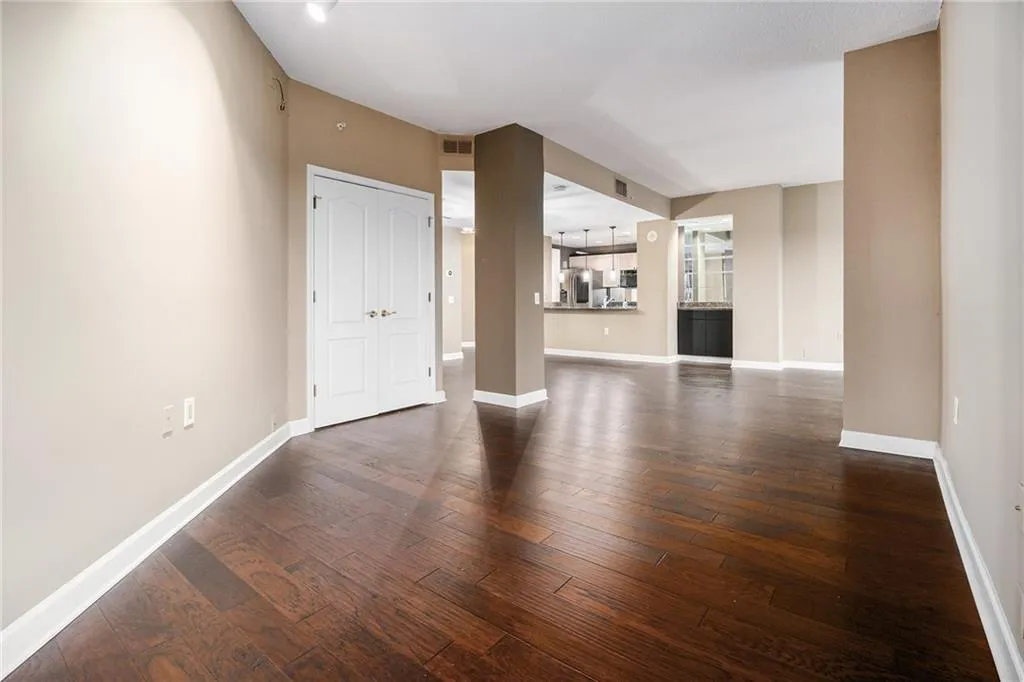 3475 Oak Valley Road Ne Unit 770, Atlanta, Georgia 30326, 1 Bedroom Bedrooms, ,1 BathroomBathrooms,Residential,For Sale,3475 Oak Valley Road Ne Unit 770,7627873