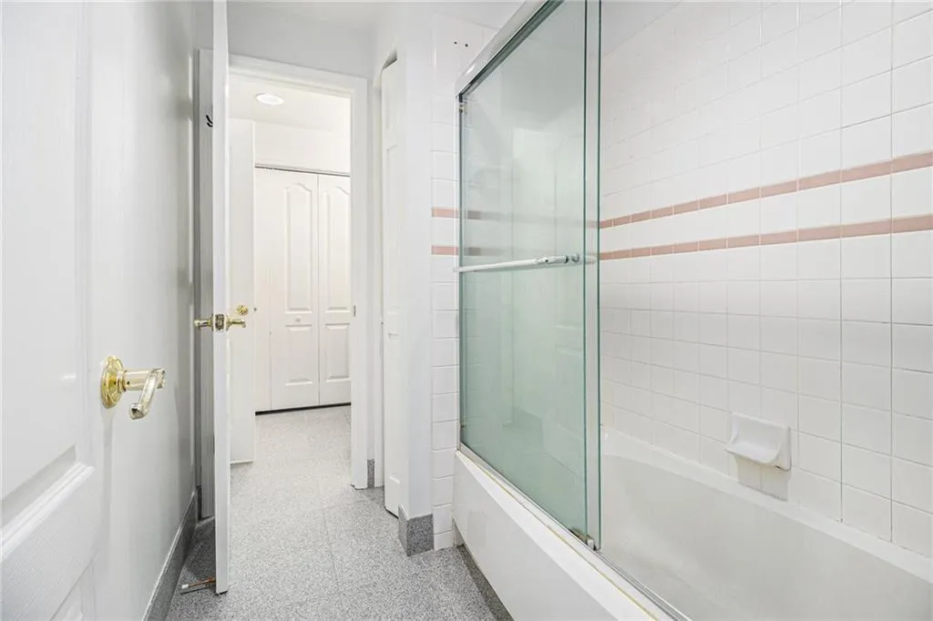 3475 Oak Valley Road Ne Unit 770, Atlanta, Georgia 30326, 1 Bedroom Bedrooms, ,1 BathroomBathrooms,Residential,For Sale,3475 Oak Valley Road Ne Unit 770,7627873