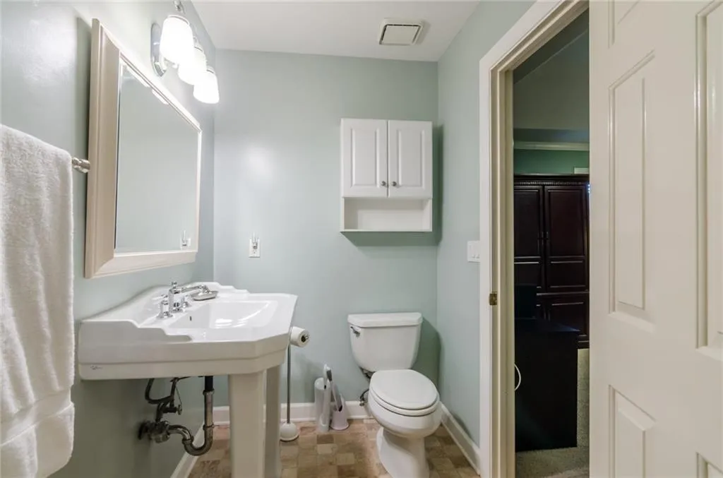 9 Forest Ridge Court, Sandy Springs, Georgia 30350, 2 Bedrooms Bedrooms, ,2 BathroomsBathrooms,Residential,Sold,9 Forest Ridge Court,5671836
