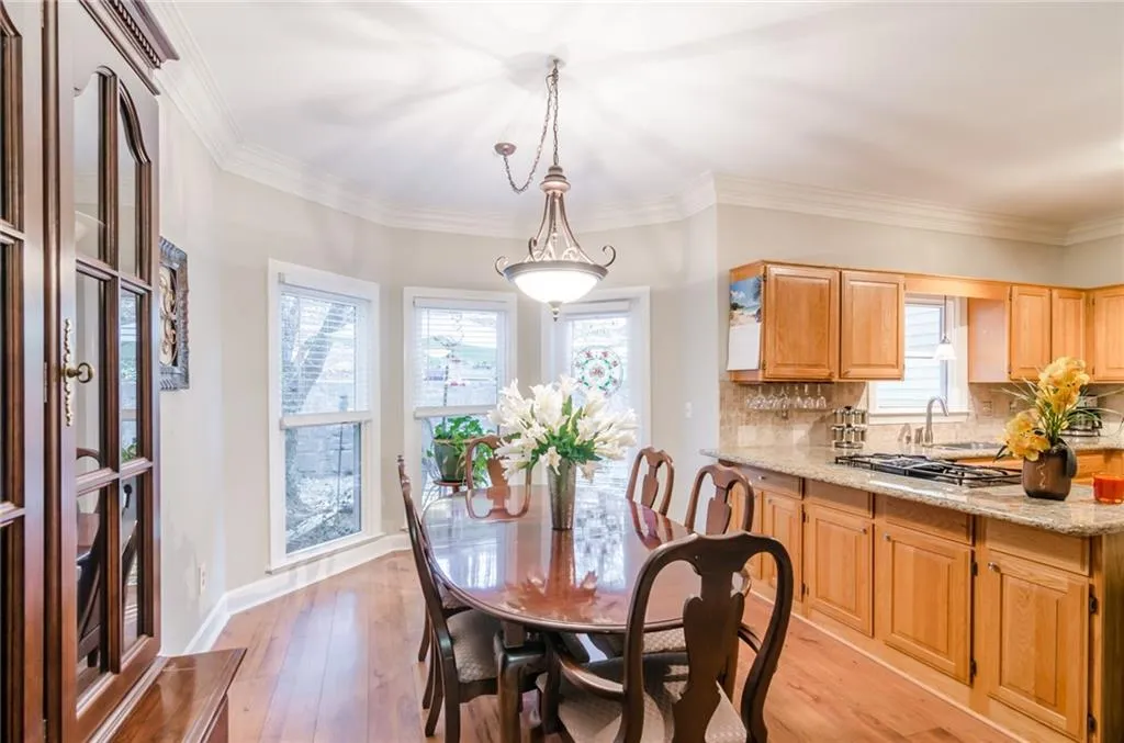 9 Forest Ridge Court, Sandy Springs, Georgia 30350, 2 Bedrooms Bedrooms, ,2 BathroomsBathrooms,Residential,Sold,9 Forest Ridge Court,5671836