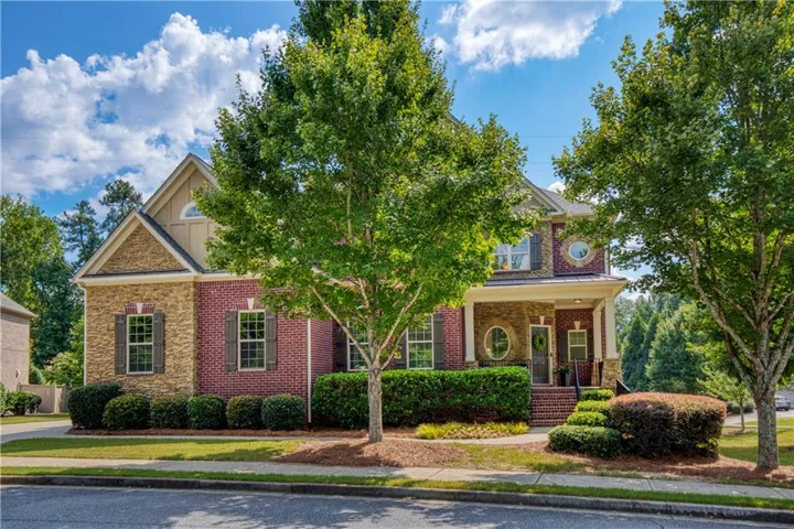 For disclosures and more information, please visit www.11001EstatesCircle.com.