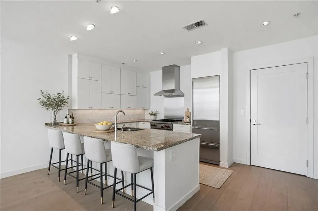 3325 Piedmont Road Ne Unit 1808, Atlanta, Georgia 30305, 1 Bedroom Bedrooms, 0 ,1 BathroomBathrooms,Residential,Sold,3325 Piedmont Road Ne Unit 1808,7745256