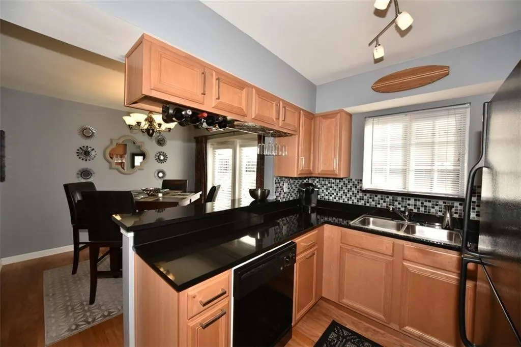 6940 Roswell Road Unit 20a, Atlanta, Georgia 30328, 2 Bedrooms Bedrooms, ,1 BathroomBathrooms,Residential,Sold,6940 Roswell Road Unit 20a,5640284