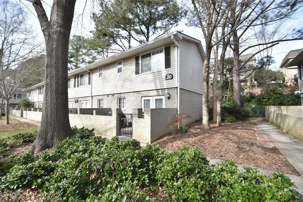 6940 Roswell Road Unit 20a, Atlanta, Georgia 30328, 2 Bedrooms Bedrooms, ,1 BathroomBathrooms,Residential,Sold,6940 Roswell Road Unit 20a,5640284
