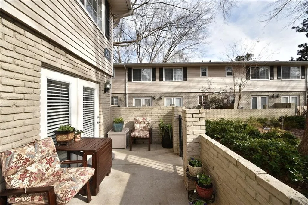 6940 Roswell Road Unit 20a, Atlanta, Georgia 30328, 2 Bedrooms Bedrooms, ,1 BathroomBathrooms,Residential,Sold,6940 Roswell Road Unit 20a,5640284