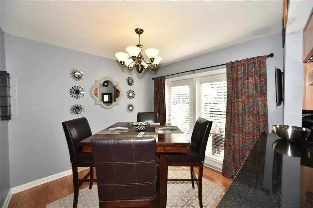 6940 Roswell Road Unit 20a, Atlanta, Georgia 30328, 2 Bedrooms Bedrooms, ,1 BathroomBathrooms,Residential,Sold,6940 Roswell Road Unit 20a,5640284