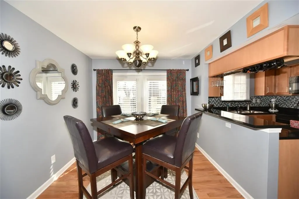 6940 Roswell Road Unit 20a, Atlanta, Georgia 30328, 2 Bedrooms Bedrooms, ,1 BathroomBathrooms,Residential,Sold,6940 Roswell Road Unit 20a,5640284