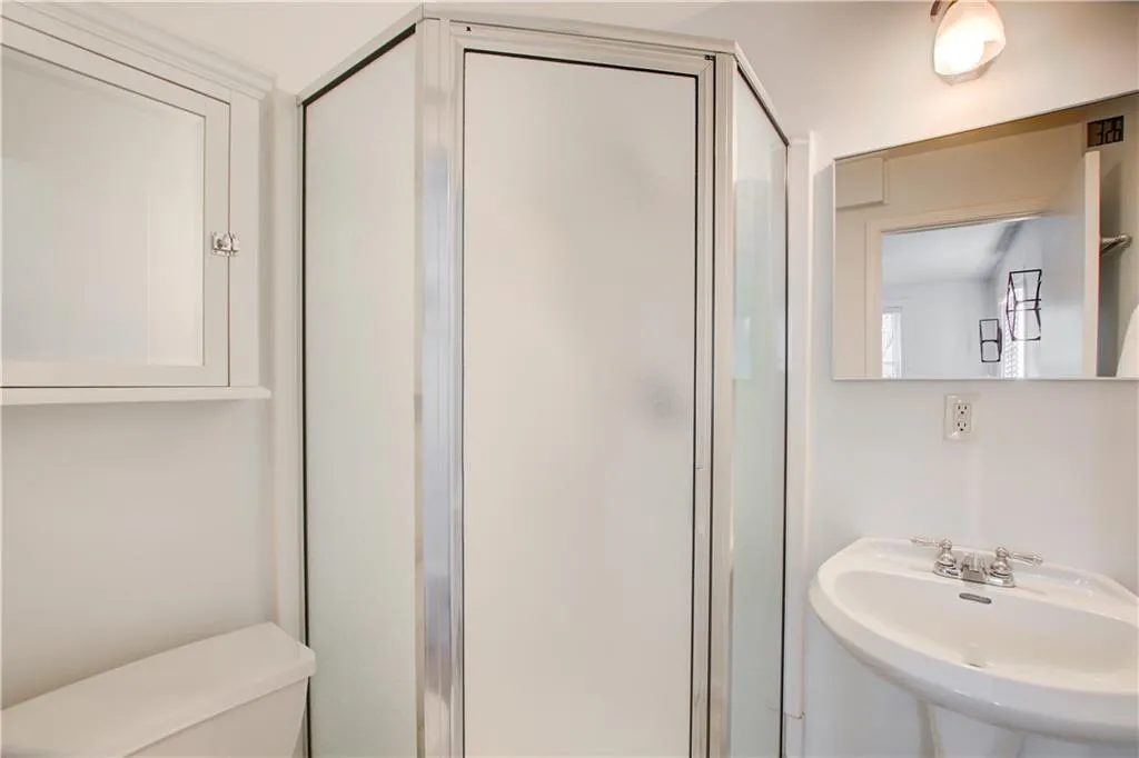 5195 Timber Trail South S, Atlanta, Georgia 30342, 3 Bedrooms Bedrooms, ,3 BathroomsBathrooms,Residential,Sold,5195 Timber Trail South S,7196307