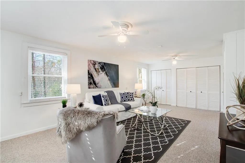 5195 Timber Trail South S, Atlanta, Georgia 30342, 3 Bedrooms Bedrooms, ,3 BathroomsBathrooms,Residential,Sold,5195 Timber Trail South S,7196307