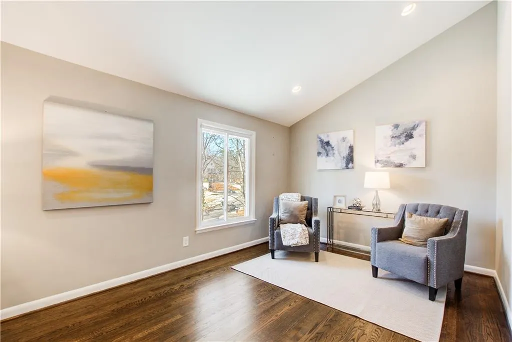 5195 Timber Trail South S, Atlanta, Georgia 30342, 3 Bedrooms Bedrooms, ,3 BathroomsBathrooms,Residential,Sold,5195 Timber Trail South S,7196307