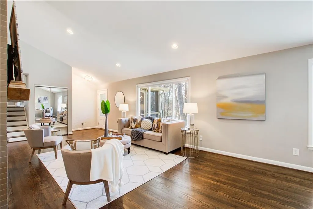 5195 Timber Trail South S, Atlanta, Georgia 30342, 3 Bedrooms Bedrooms, ,3 BathroomsBathrooms,Residential,Sold,5195 Timber Trail South S,7196307