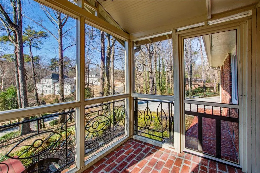 5195 Timber Trail South S, Atlanta, Georgia 30342, 3 Bedrooms Bedrooms, ,3 BathroomsBathrooms,Residential,Sold,5195 Timber Trail South S,7196307