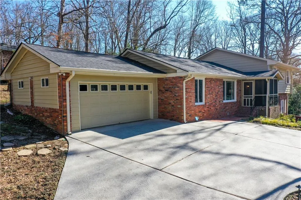 5195 Timber Trail South S, Atlanta, Georgia 30342, 3 Bedrooms Bedrooms, ,3 BathroomsBathrooms,Residential,Sold,5195 Timber Trail South S,7196307