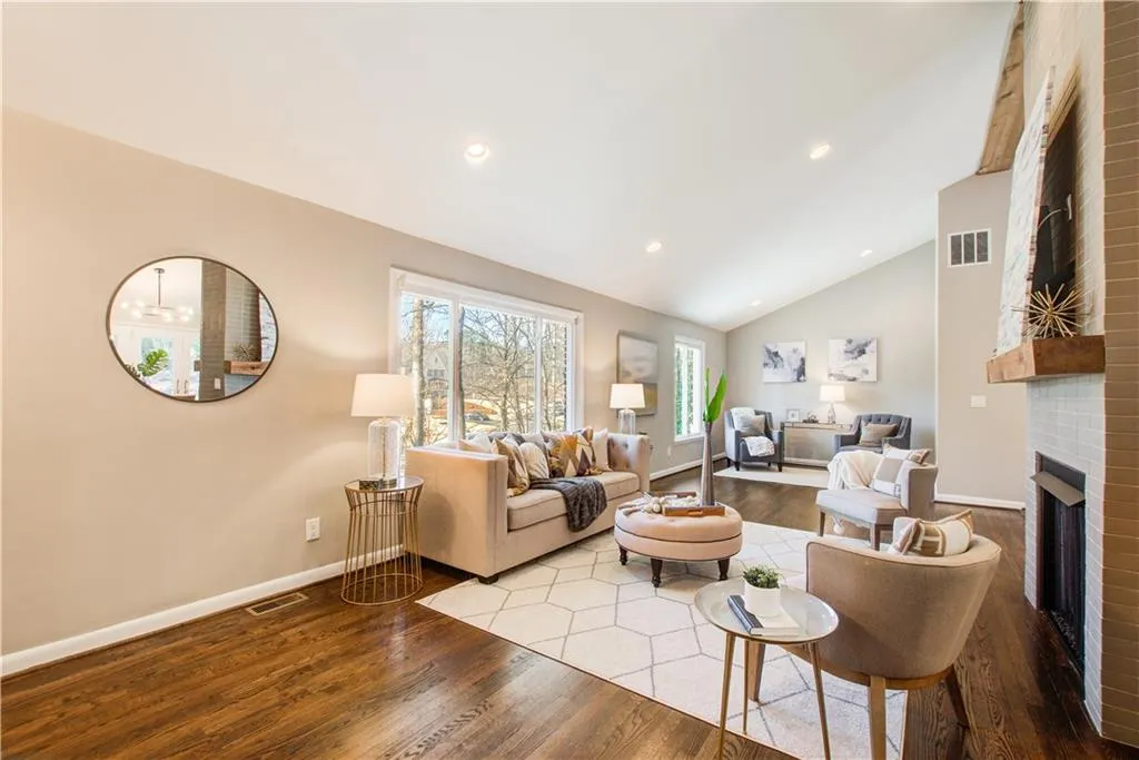 5195 Timber Trail South S, Atlanta, Georgia 30342, 3 Bedrooms Bedrooms, ,3 BathroomsBathrooms,Residential,Sold,5195 Timber Trail South S,7196307