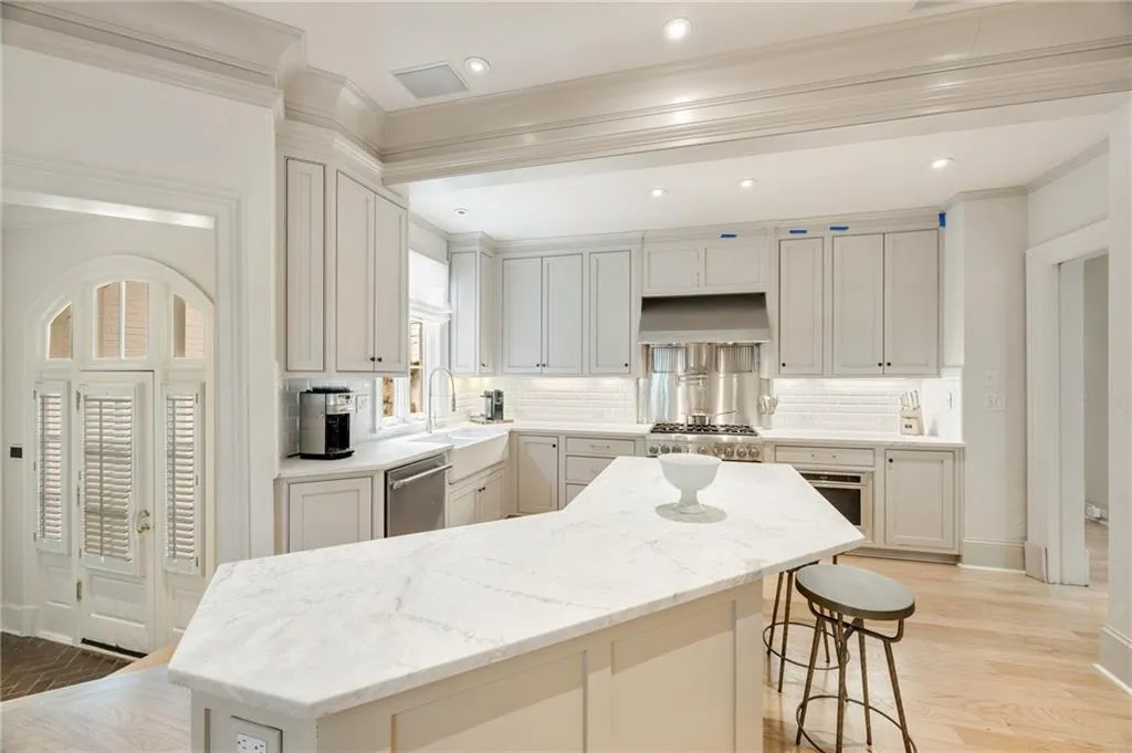 2522 Habersham Road Nw, Atlanta, Georgia 30305, 5 Bedrooms Bedrooms, ,4 BathroomsBathrooms,Residential,For Sale,2522 Habersham Road Nw,7513762