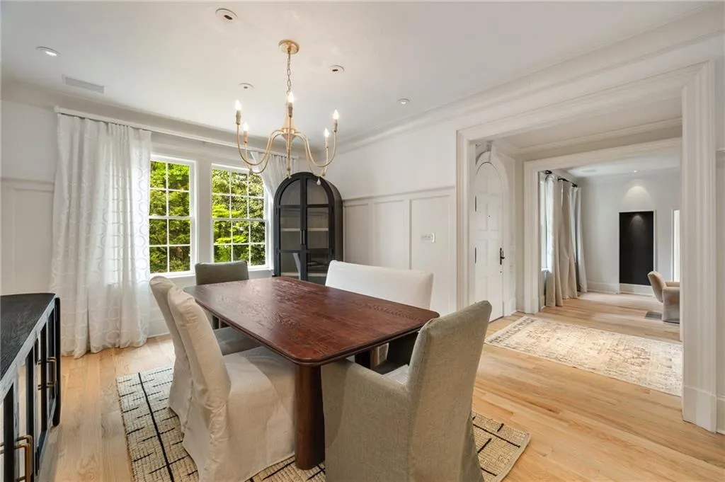 2522 Habersham Road Nw, Atlanta, Georgia 30305, 5 Bedrooms Bedrooms, ,4 BathroomsBathrooms,Residential,For Sale,2522 Habersham Road Nw,7513762