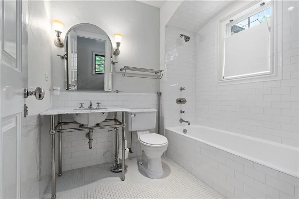 2522 Habersham Road Nw, Atlanta, Georgia 30305, 5 Bedrooms Bedrooms, ,4 BathroomsBathrooms,Residential,For Sale,2522 Habersham Road Nw,7513762