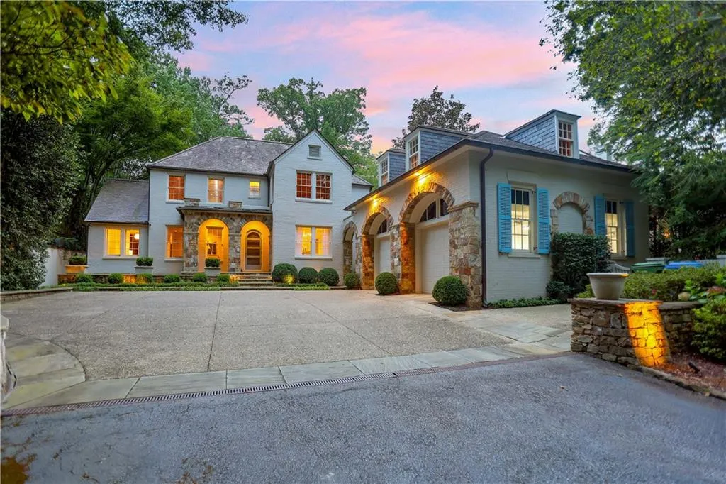 2522 Habersham Road Nw, Atlanta, Georgia 30305, 5 Bedrooms Bedrooms, ,4 BathroomsBathrooms,Residential,For Sale,2522 Habersham Road Nw,7513762