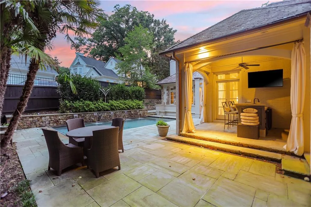2522 Habersham Road Nw, Atlanta, Georgia 30305, 5 Bedrooms Bedrooms, ,4 BathroomsBathrooms,Residential,For Sale,2522 Habersham Road Nw,7513762