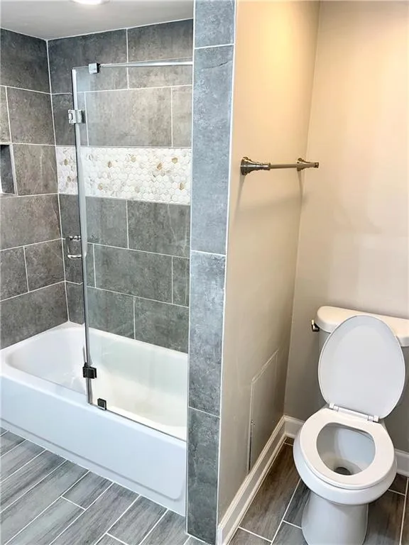 6851 Roswell Rd Road Unit I18, Sandy Springs, Georgia 30328, 3 Bedrooms Bedrooms, ,2 BathroomsBathrooms,Residential,Sold,6851 Roswell Rd Road Unit I18,7070808
