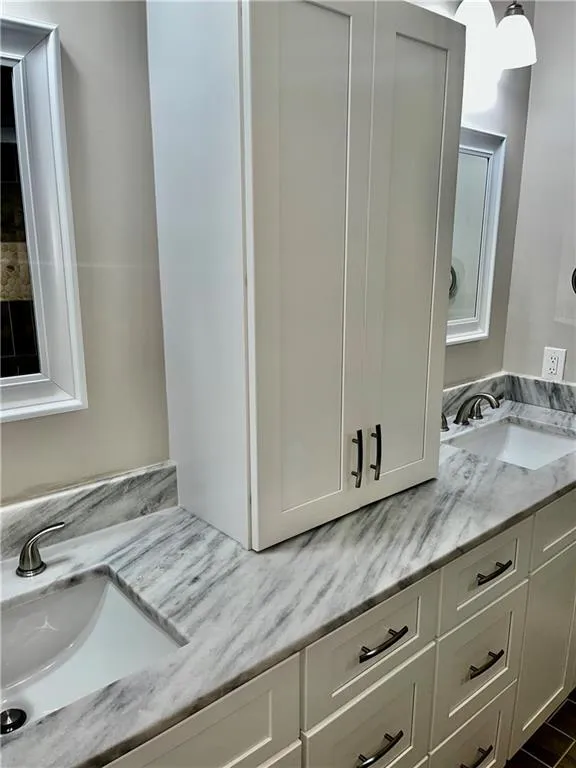 6851 Roswell Rd Road Unit I18, Sandy Springs, Georgia 30328, 3 Bedrooms Bedrooms, ,2 BathroomsBathrooms,Residential,Sold,6851 Roswell Rd Road Unit I18,7070808