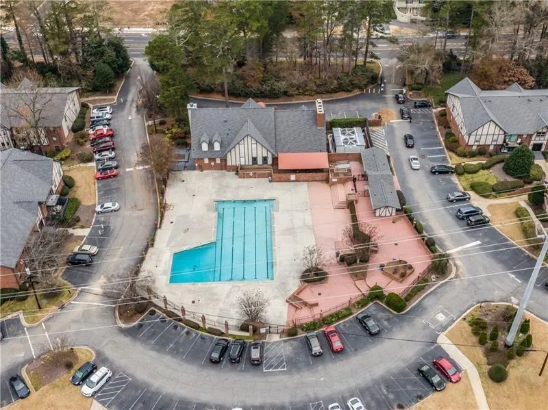 6851 Roswell Rd Road Unit I18, Sandy Springs, Georgia 30328, 3 Bedrooms Bedrooms, ,2 BathroomsBathrooms,Residential,Sold,6851 Roswell Rd Road Unit I18,7070808