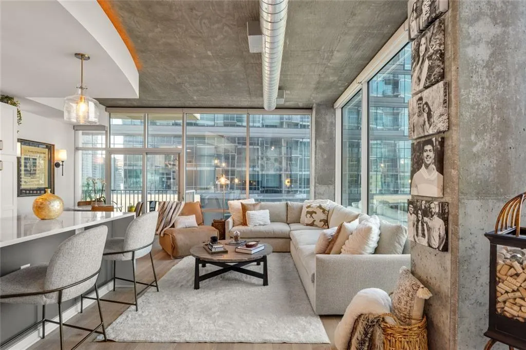 923 Peachtree St Unit 939-11.jpg