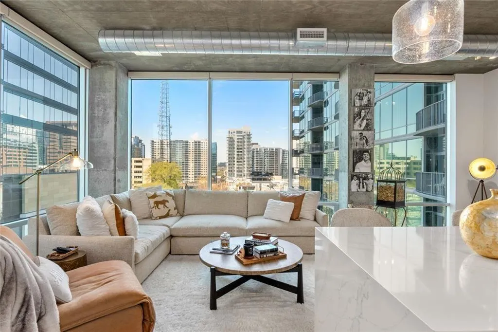 923 Peachtree St Unit 939-19.jpg