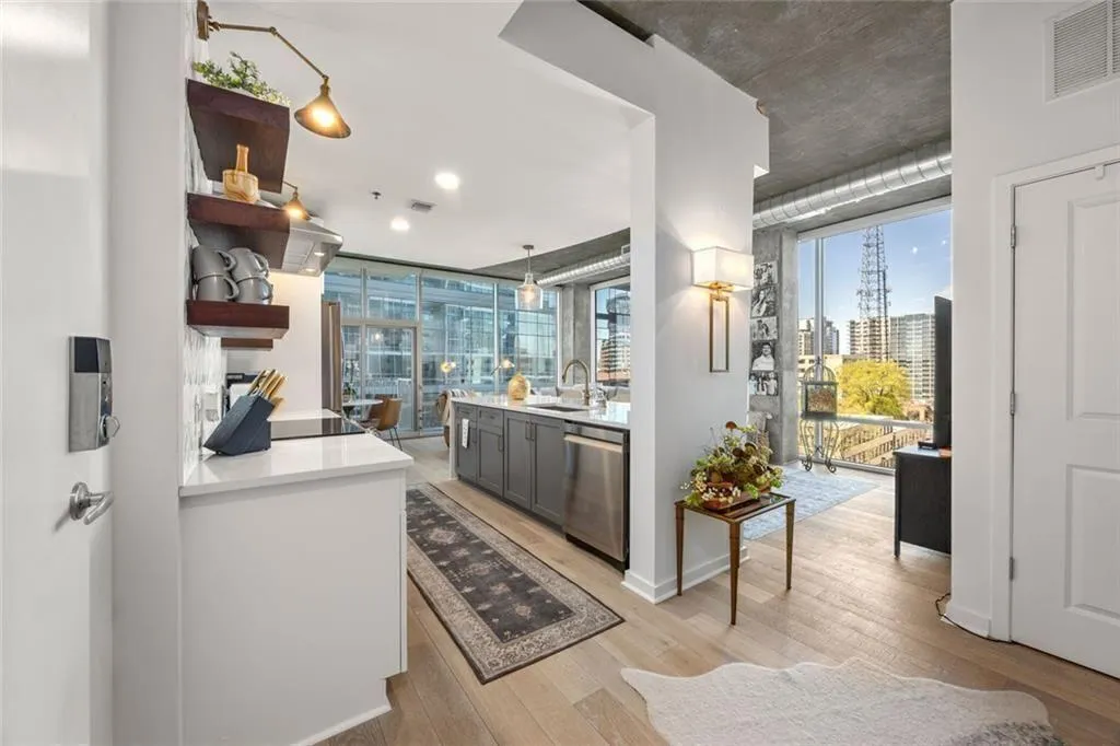 923 Peachtree Street Ne, Atlanta, Georgia 30309, 1 Bedroom Bedrooms, ,1 BathroomBathrooms,Residential,For Sale,923 Peachtree Street Ne,7547778