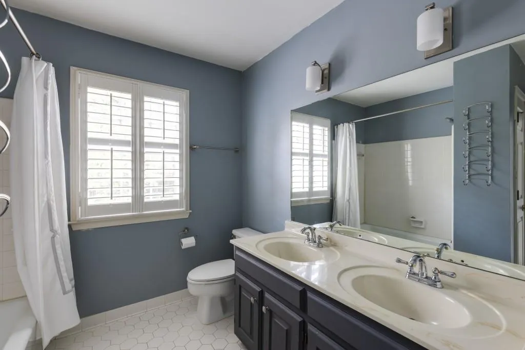 300 Cannady Court, Sandy Springs, Georgia 30350, 5 Bedrooms Bedrooms, ,4 BathroomsBathrooms,Residential,Sold,300 Cannady Court,7489285