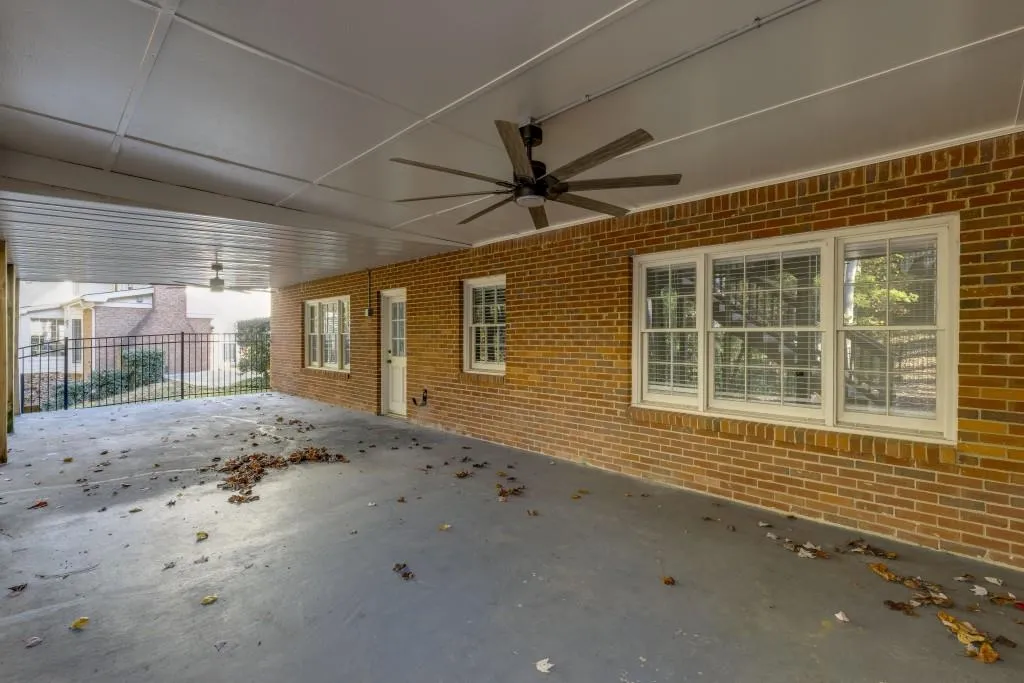 300 Cannady Court, Sandy Springs, Georgia 30350, 5 Bedrooms Bedrooms, ,4 BathroomsBathrooms,Residential,Sold,300 Cannady Court,7489285