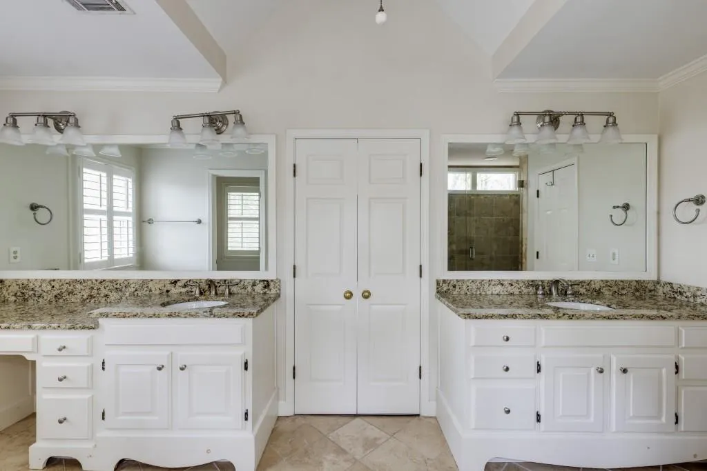 300 Cannady Court, Sandy Springs, Georgia 30350, 5 Bedrooms Bedrooms, ,4 BathroomsBathrooms,Residential,Sold,300 Cannady Court,7489285