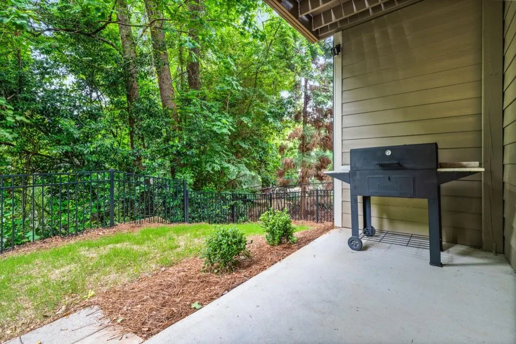 938 Canterbury Lane, Atlanta, Georgia 30324, 4 Bedrooms Bedrooms, ,3 BathroomsBathrooms,Residential,For Sale,938 Canterbury Lane,7520399