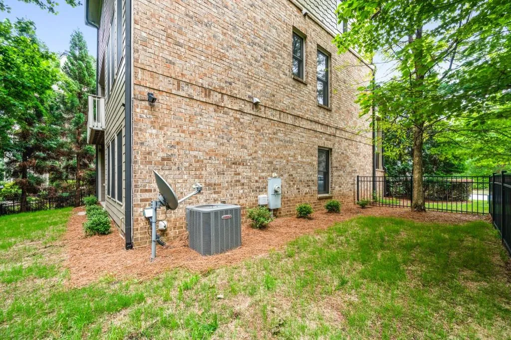 938 Canterbury Lane, Atlanta, Georgia 30324, 4 Bedrooms Bedrooms, ,3 BathroomsBathrooms,Residential,For Sale,938 Canterbury Lane,7520399