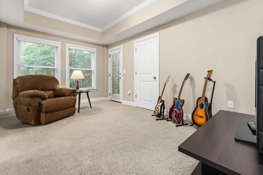 938 Canterbury Lane, Atlanta, Georgia 30324, 4 Bedrooms Bedrooms, ,3 BathroomsBathrooms,Residential,For Sale,938 Canterbury Lane,7520399