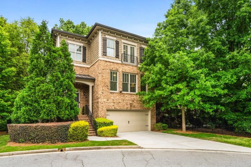 938 Canterbury Lane, Atlanta, Georgia 30324, 4 Bedrooms Bedrooms, ,3 BathroomsBathrooms,Residential,Sold,938 Canterbury Lane,7520399