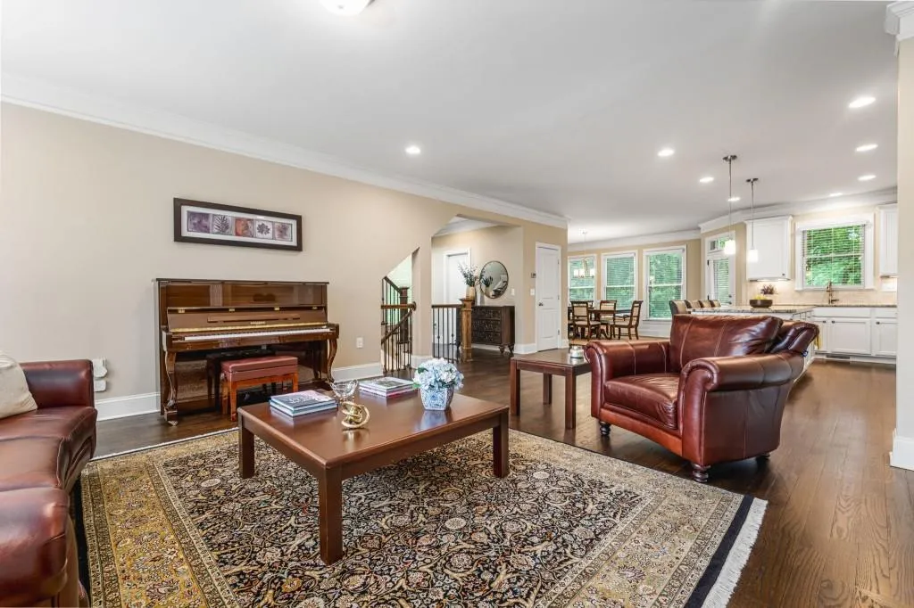 938 Canterbury Lane, Atlanta, Georgia 30324, 4 Bedrooms Bedrooms, ,3 BathroomsBathrooms,Residential,For Sale,938 Canterbury Lane,7520399