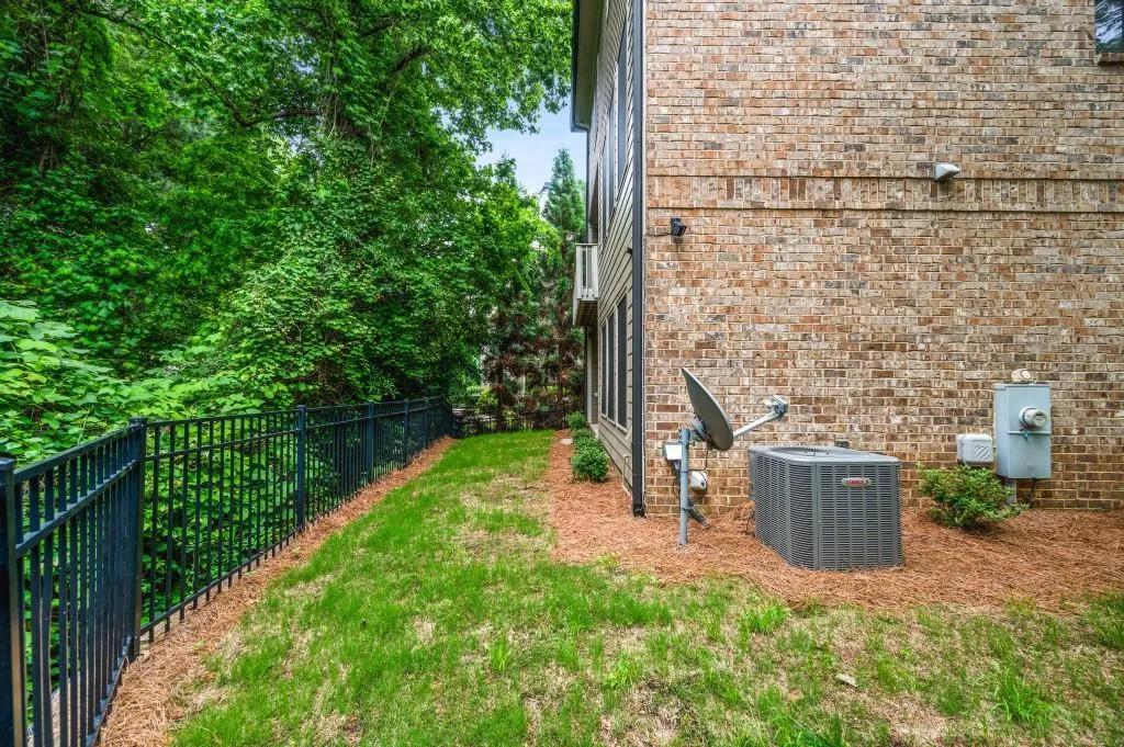 938 Canterbury Lane, Atlanta, Georgia 30324, 4 Bedrooms Bedrooms, ,3 BathroomsBathrooms,Residential,For Sale,938 Canterbury Lane,7520399