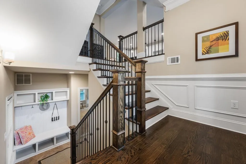 938 Canterbury Lane, Atlanta, Georgia 30324, 4 Bedrooms Bedrooms, ,3 BathroomsBathrooms,Residential,For Sale,938 Canterbury Lane,7520399