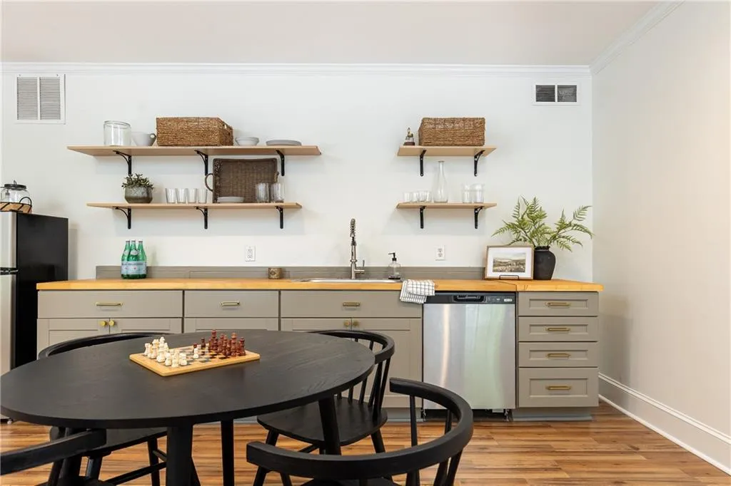 6370 River Chase Circle, Atlanta, Georgia 30328, 6 Bedrooms Bedrooms, ,7 BathroomsBathrooms,Residential,For Sale,6370 River Chase Circle,7665098