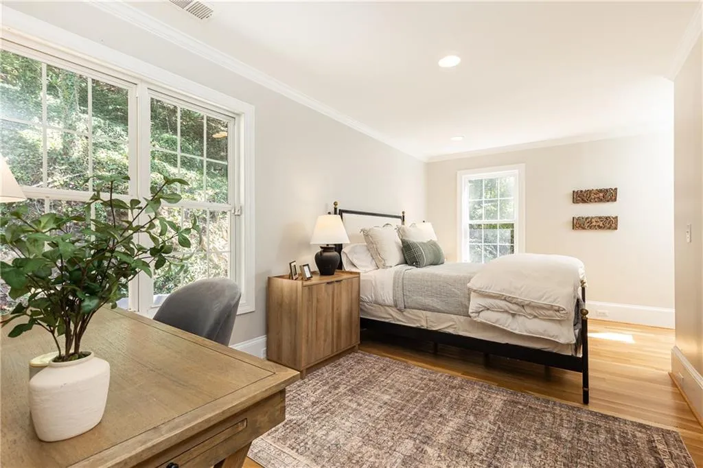 Upstairs bedroom 2