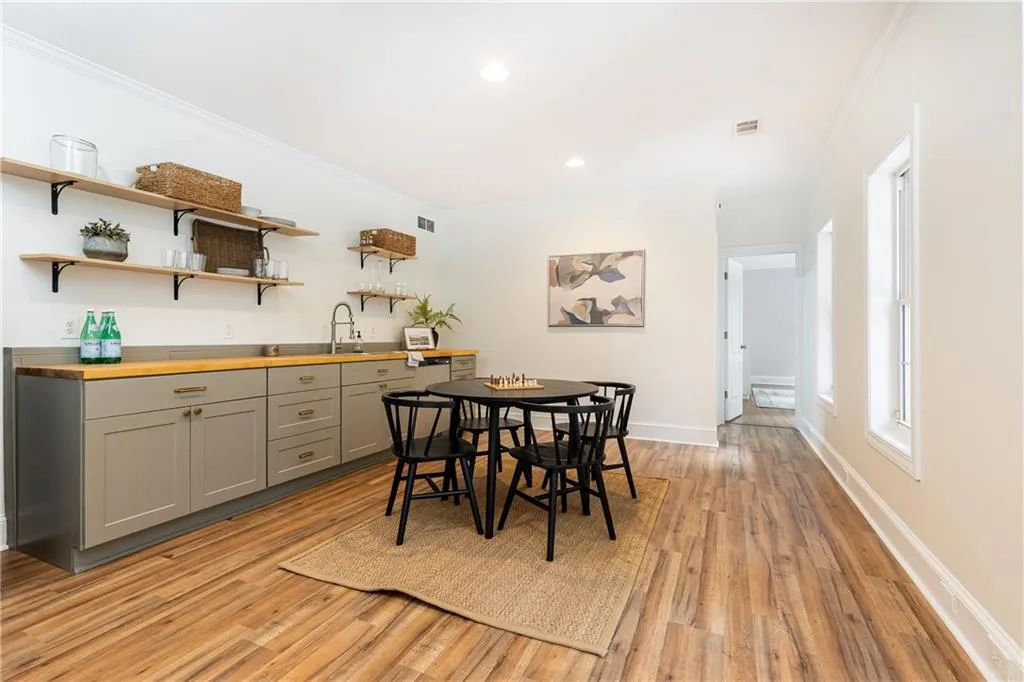 this room is great for dining, relaxing, gaming, etc.