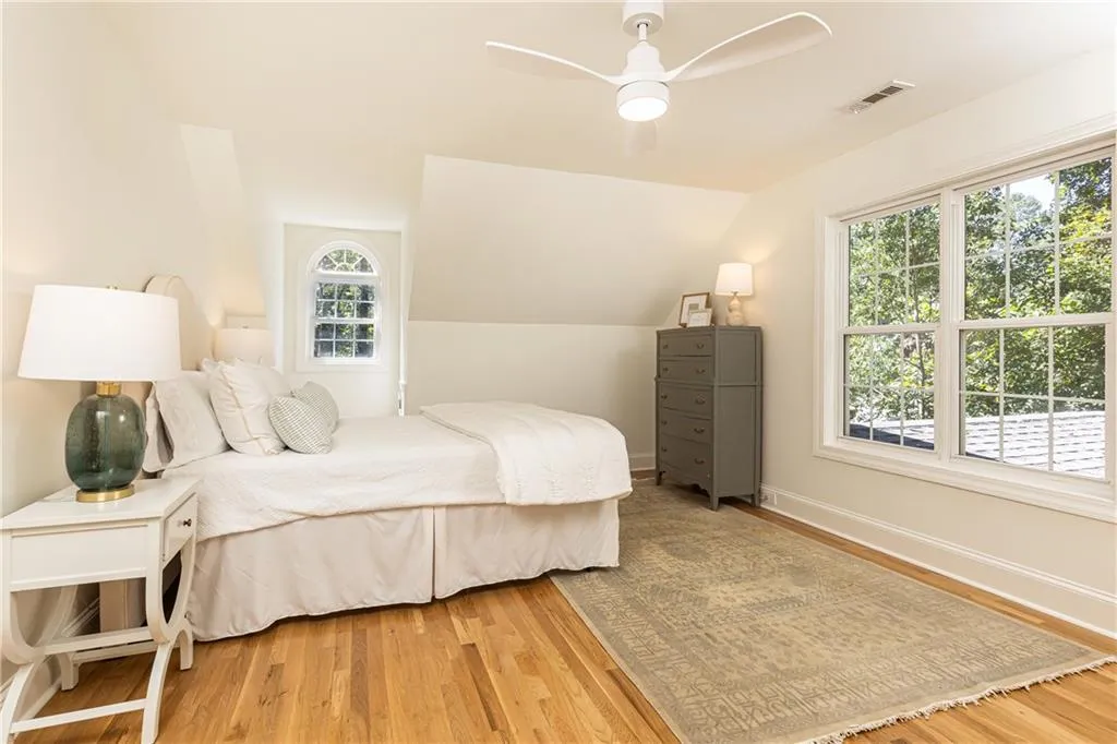 Upper Level bedroom 3