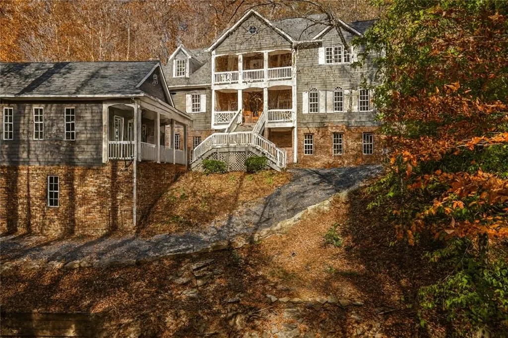 6370 River Chase Circle, Atlanta, Georgia 30328, 6 Bedrooms Bedrooms, ,7 BathroomsBathrooms,Residential,For Sale,6370 River Chase Circle,7665098