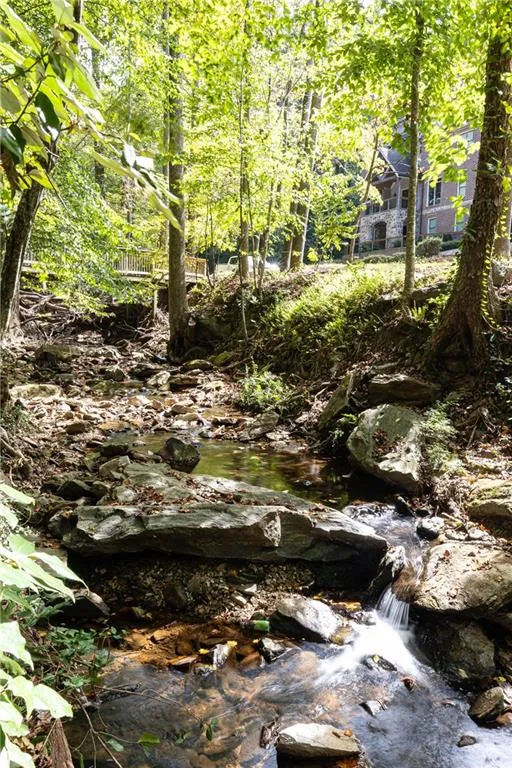 On property bubbling creek has on site fishing