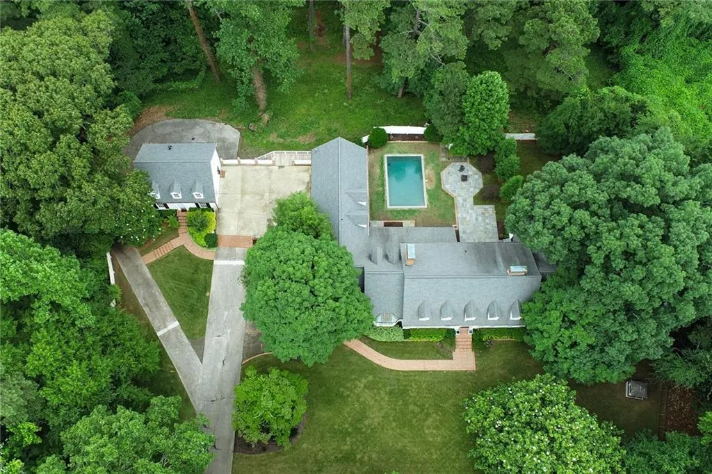 5825 Powers Ferry Road, Atlanta, Georgia 30327, 7 Bedrooms Bedrooms, ,5 BathroomsBathrooms,Residential,Sold,5825 Powers Ferry Road,6903530