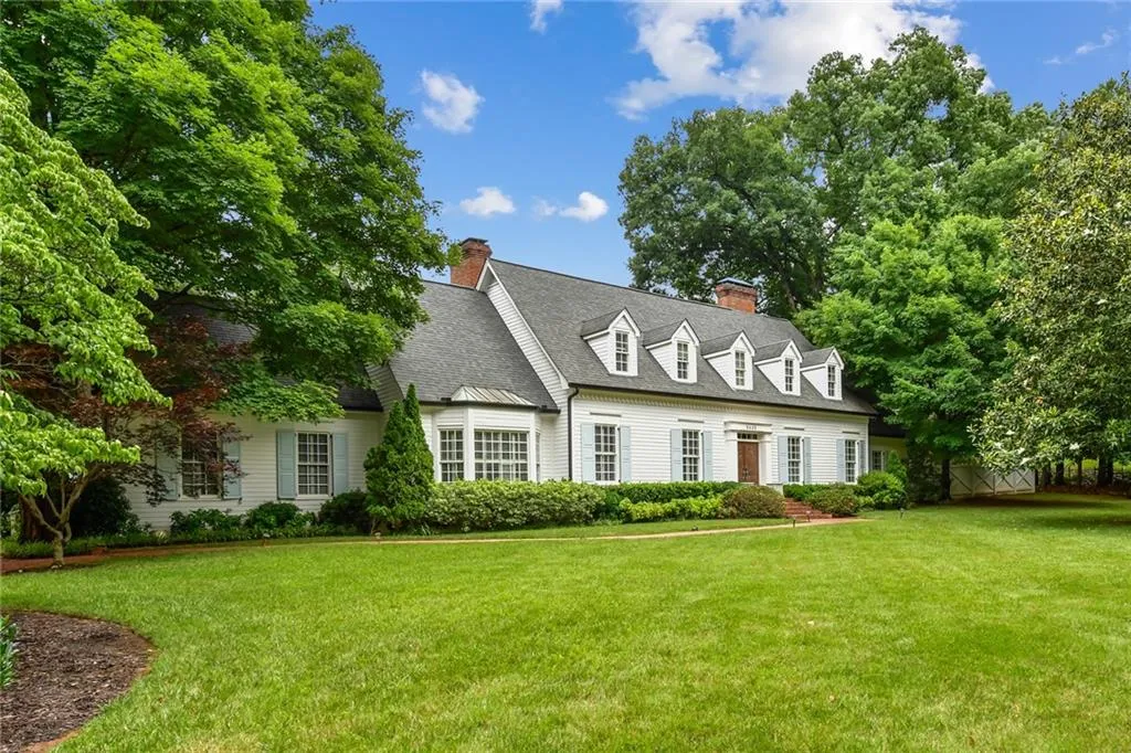 5825 Powers Ferry Road, Atlanta, Georgia 30327, 7 Bedrooms Bedrooms, ,5 BathroomsBathrooms,Residential,Sold,5825 Powers Ferry Road,6903530